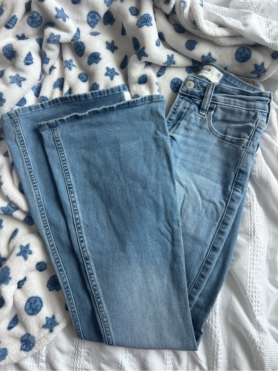 Hollister Denim - Light Wash Women’s Jeans - High-Rise Flare